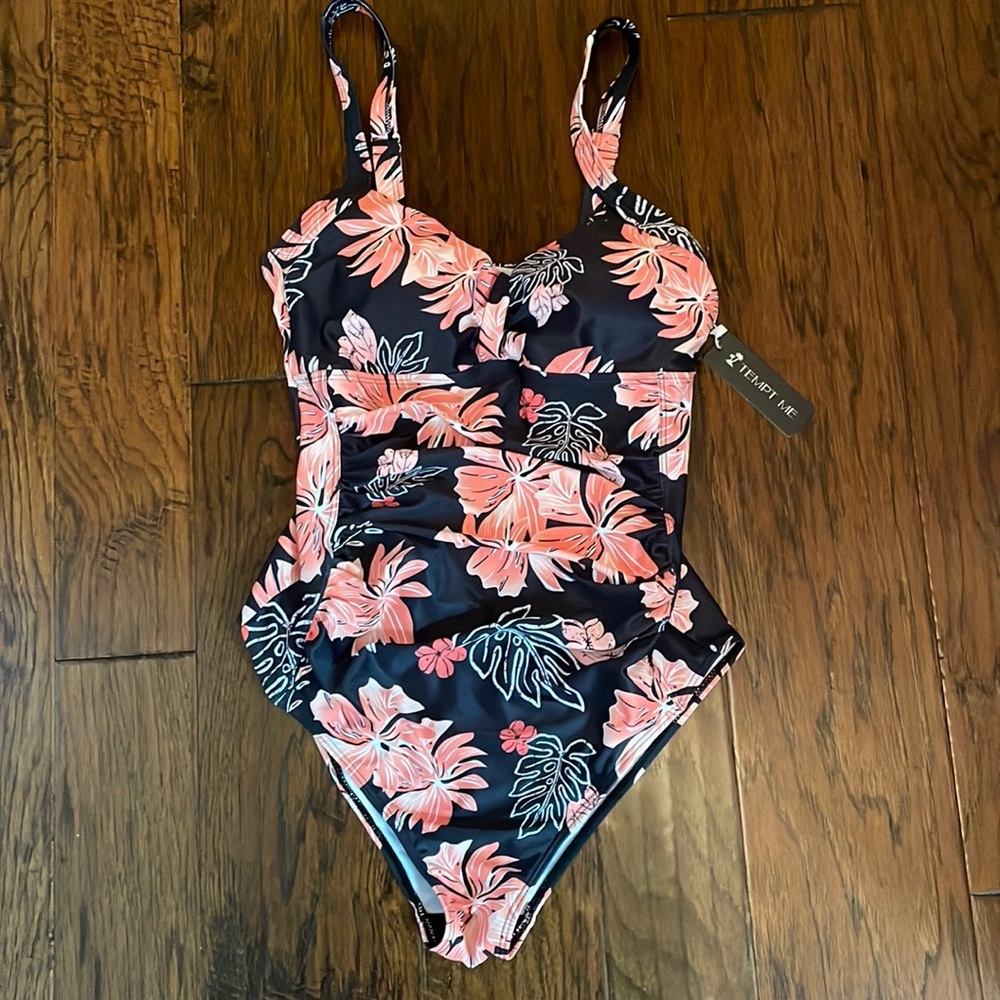 NWT Ruched Slimming One‎ Piece Swimsuits Size Medium
